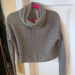 Bethany Mota brand cropped sweater size small runs closer to a medium